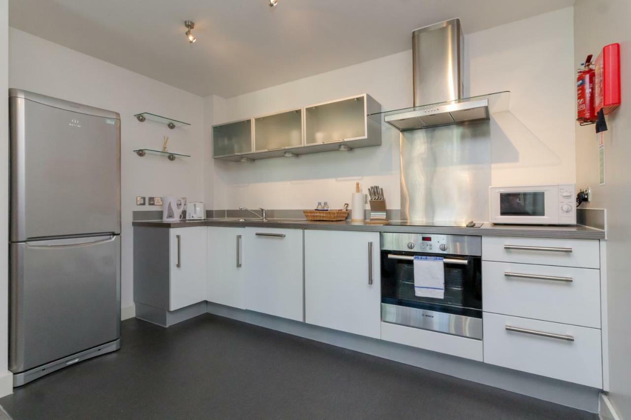 Istay At Vizion - Fully Equipped Modern Serviced With Balconies, Self Check-in, Superfast Broadband & Netflix, Free Underground Parking, 24h Security, Rooftop Gardens, Located In Mk Apartment Milton Keynes