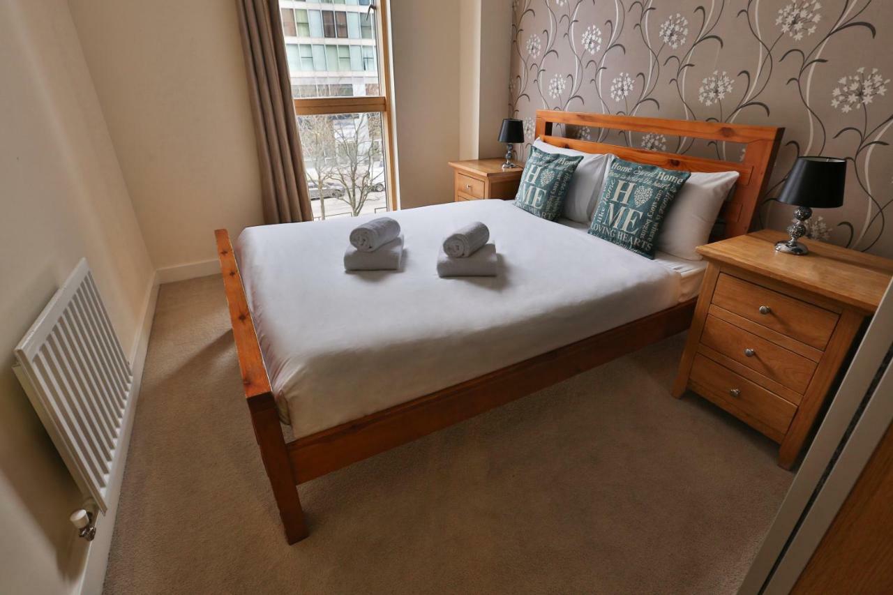 Apartment Istay At Vizion - Fully Equipped Modern Serviced With Balconies, Self Check-in, Superfast Broadband & Netflix, Free Underground Parking, 24h Security, Rooftop Gardens, Located In Mk *