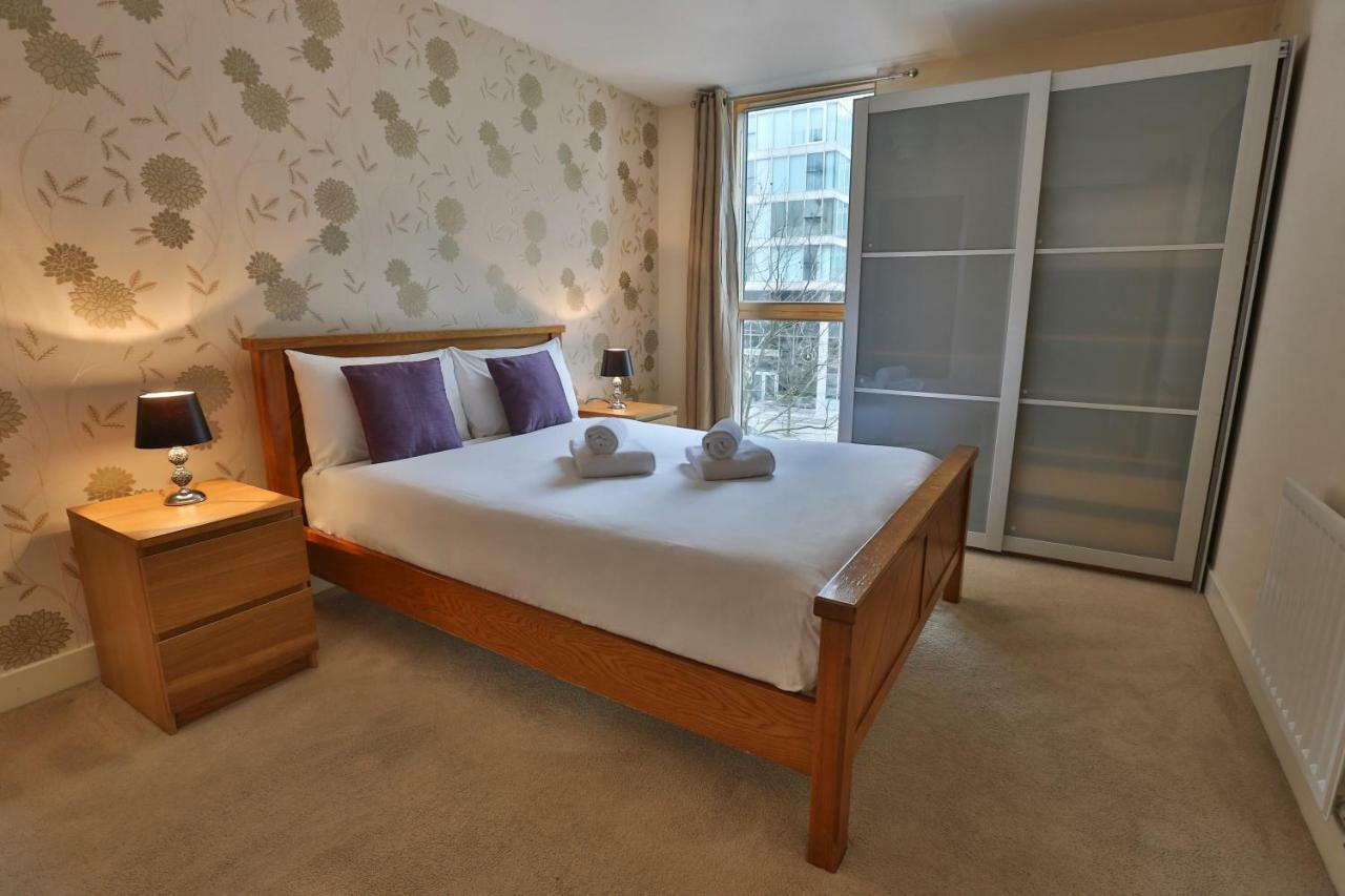 Istay At Vizion - Fully Equipped Modern Serviced With Balconies, Self Check-in, Superfast Broadband & Netflix, Free Underground Parking, 24h Security, Rooftop Gardens, Located In Mk *