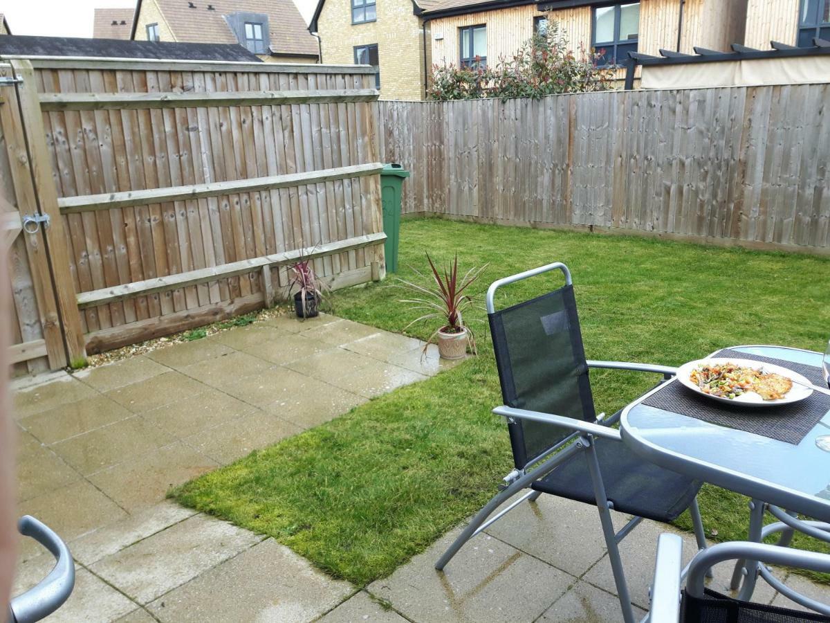 Lavi's House-east Bed & Breakfast Milton Keynes