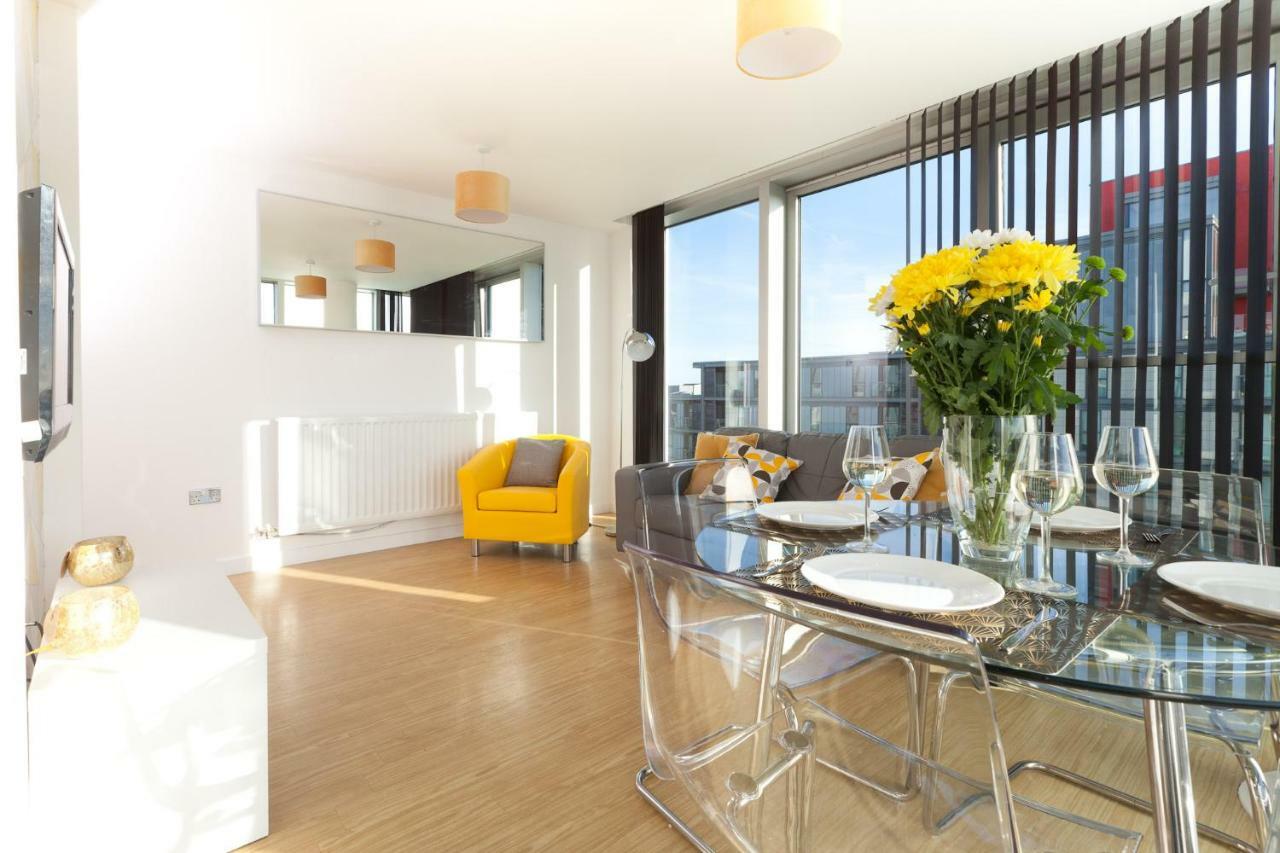 Apartment Smart Stay: 2-bed With Parking Milton Keynes