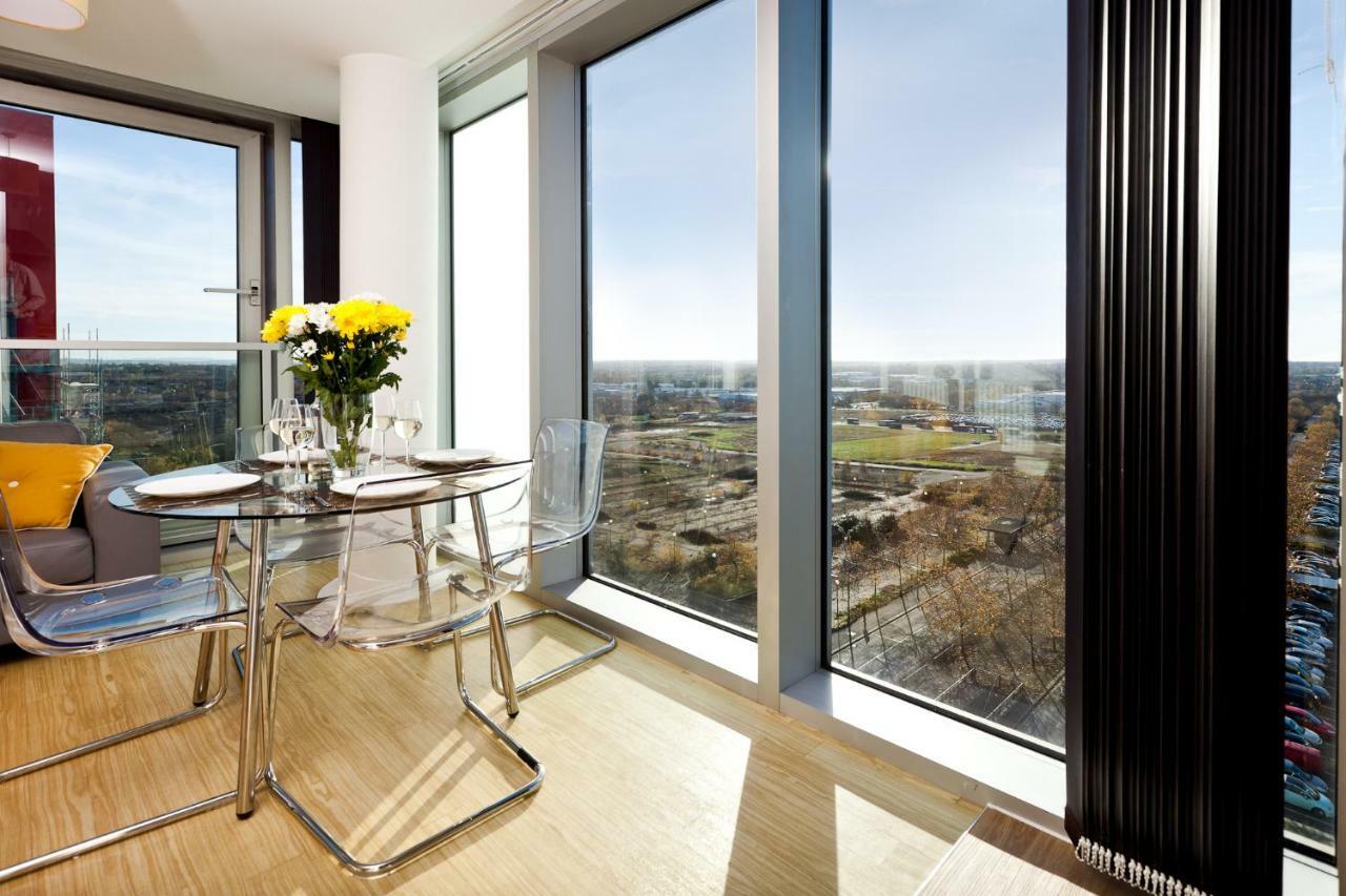 Apartment Smart Stay: 2-bed With Parking Milton Keynes
