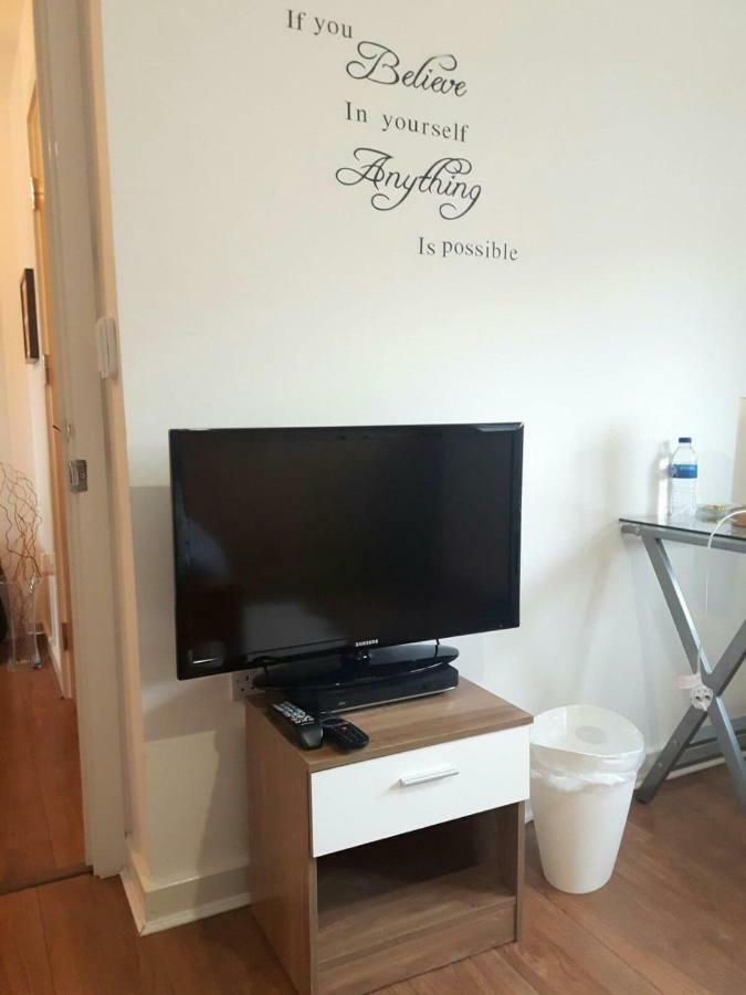Lavi's House-east Bed & Breakfast Milton Keynes