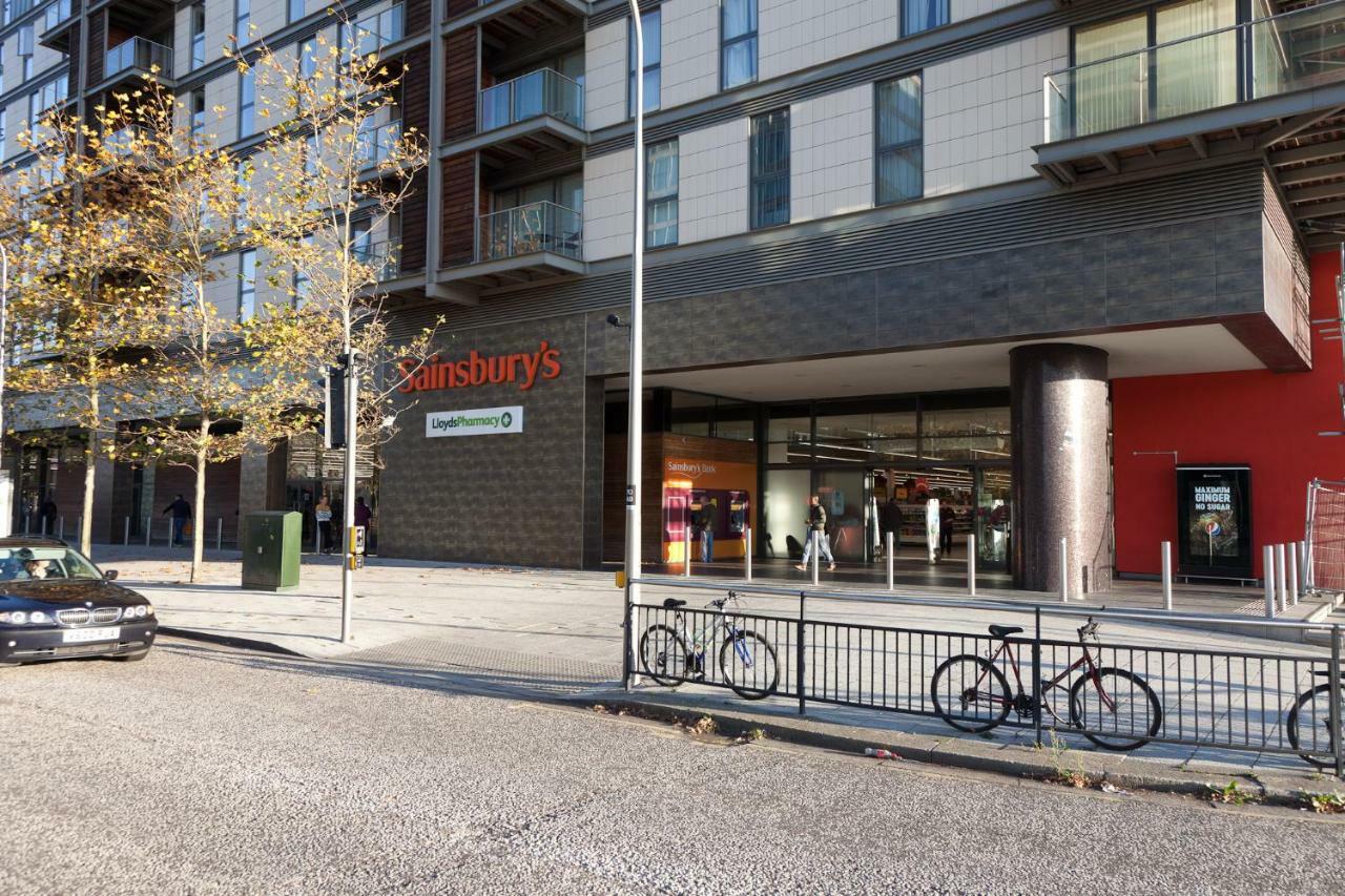 Apartment Smart Stay: 2-bed With Parking Milton Keynes