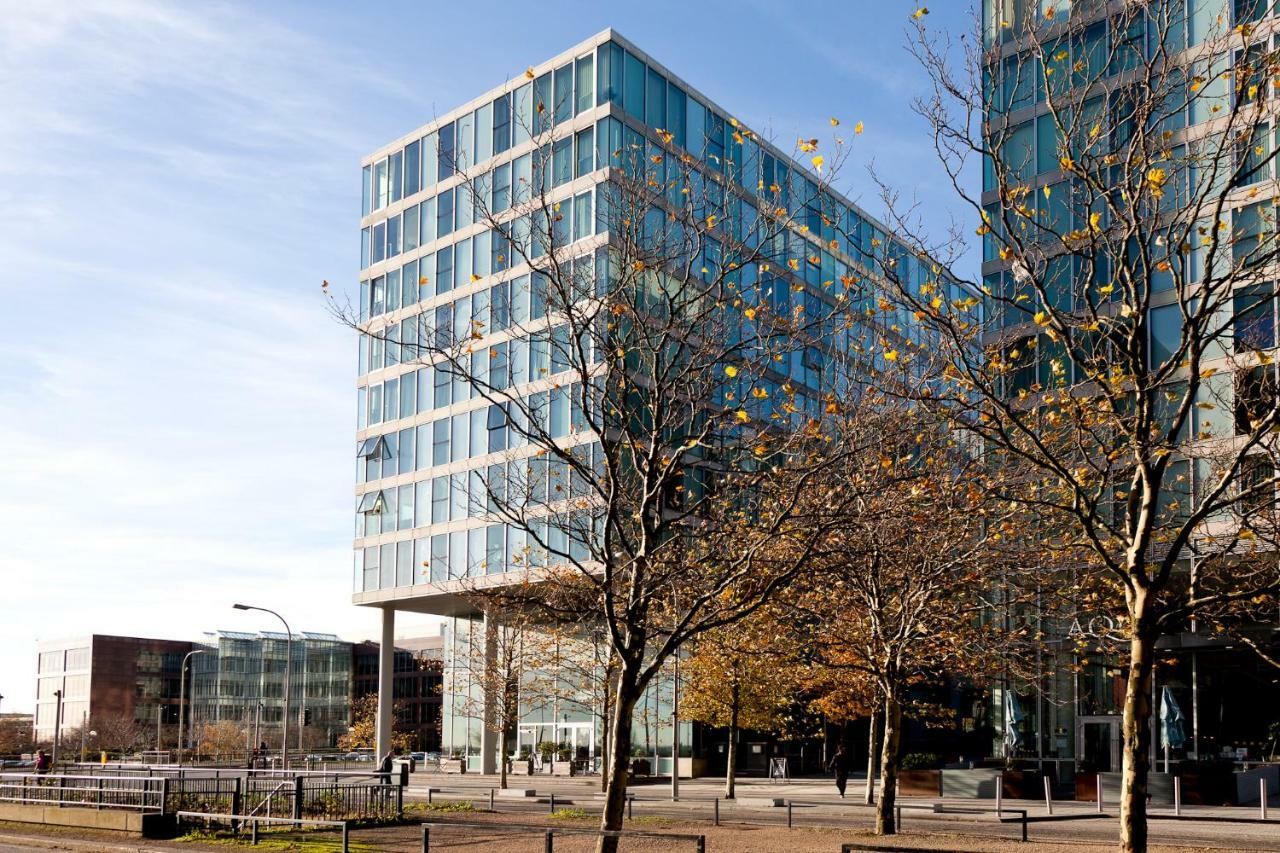 Smart Stay: 2-bed With Parking Apartment *