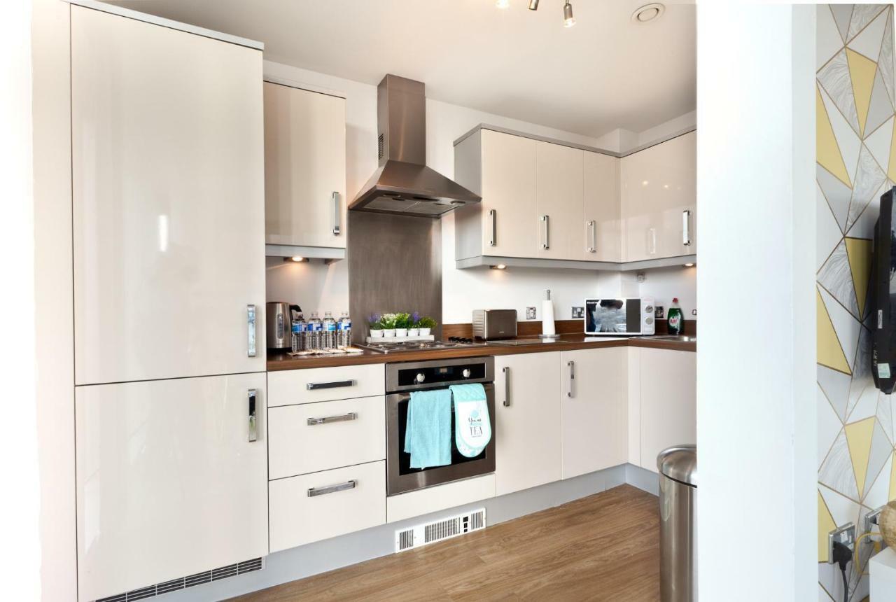 Apartment Smart Stay: 2-bed With Parking