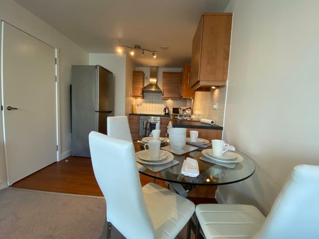 Hub One Bedroom Secured Apartment *