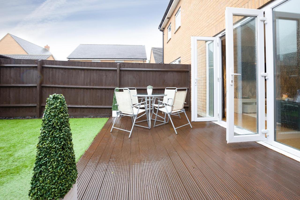 Central Garden House: Family-friendly With Free Parking Apartment