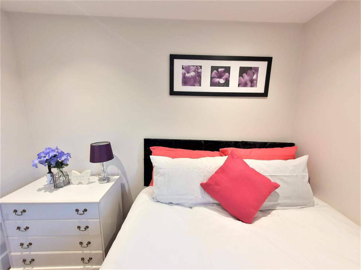Spacious Contractor House For Large Groups- Up To 4 Private Parking By Ideyfine Apartment