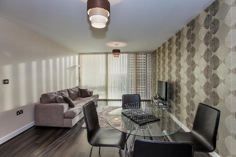 Shortstaymk Vizion Apartments, With Free Superfast Wi-Fi, Parking, Sky Sports And Movies Milton Keynes