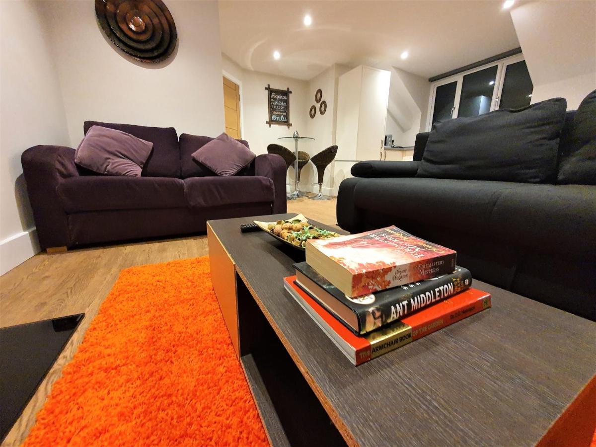 Spacious Contractor House For Large Groups- Up To 4 Private Parking By Ideyfine Apartment