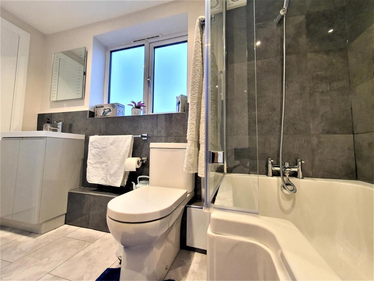 Spacious Contractor House For Large Groups- Up To 4 Private Parking By Ideyfine Apartment *