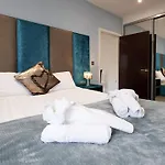 Luxustay Milburn House