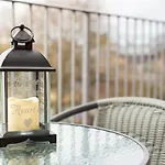 Virexxa Bletchley - Executive Suite - 2Bed Flat With Free Parking