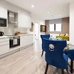 Luxustay Clyde House