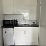 Studio In Private House Near Central Milton Keynes