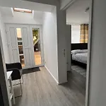 Studio In Private House Near Central Milton Keynes