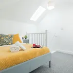Cosy Two Bed Apartment For Family And Contractors Milton Keynes By O&J Real Estate