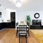 Shortstaymk Vizion Apartments, With Free Superfast Wi-Fi, Parking, Sky Sports And Movies