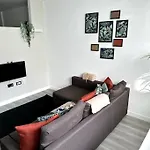 Studio Apartment In Milton Keynes