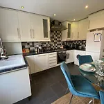 Host & Stay - Cotman Close