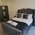 Giomakay Luxury Rooms Milton Keynes