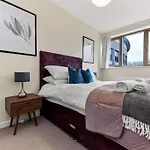Large Group & Contractor Booking! Duplex W/Parking
