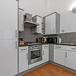 Stylish 2 Bedroom Apartment, 2 Bathrooms, Free Parking For All Guest, Wifi, Sky, Netflix, Walking Distance To City Centre, Sleeps 5, Outside Patio Space, Ground Floor