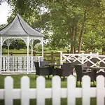 Worldhotels Distinctive Woughton House Hotel