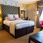 Worldhotels Distinctive Woughton House Hotel