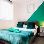 Elegant Two-Bedroom Apartment - Parking, Central, Perfect For Relocation By Av Hughes Properties