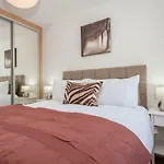 Treetops Apartment