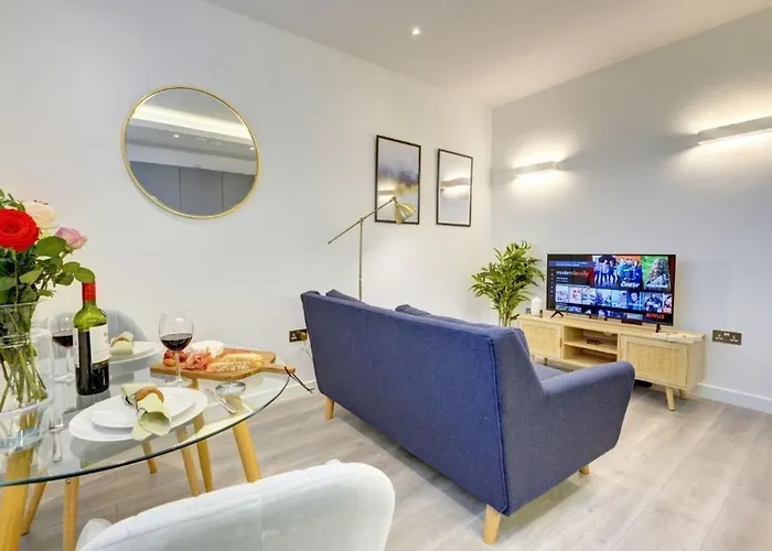 A Lovely Calm & High-End Space Near Cmk I Pet Friendly I Free Parking I Eco-Serviced Apartment By Free Range Stays