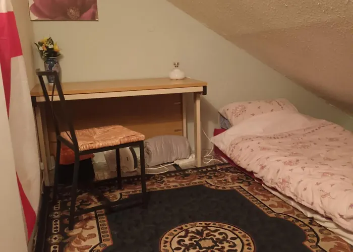 Single Room With Large Desk