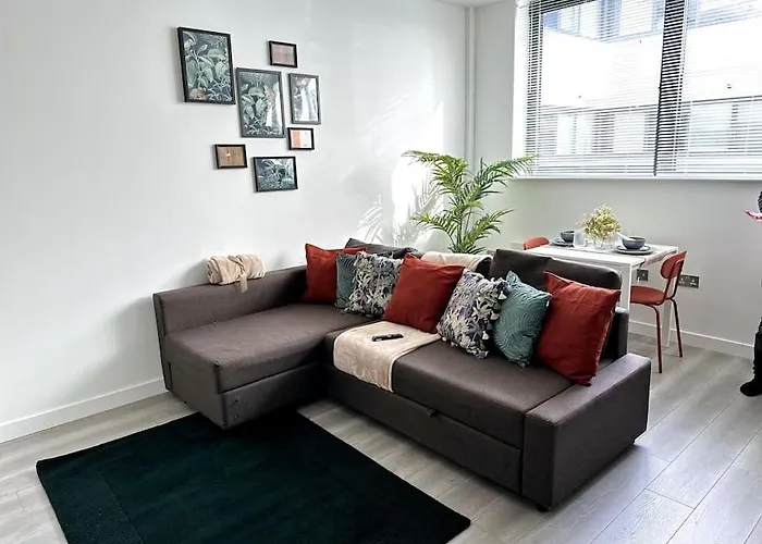 Studio Apartment In Milton Keynes