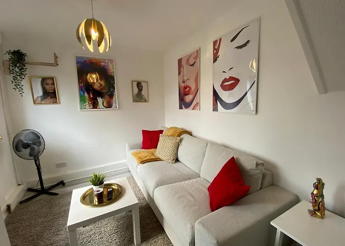 Host & Stay - Cotman Close