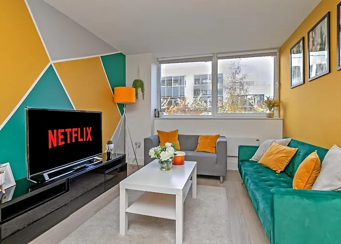 Luxurious Mk City Apartment- Walk To Train Station, Smart Tv With Netflix, Disney Plus & Prime!