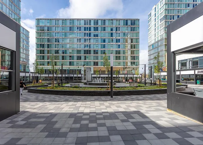 Penthouse Hub Apartment - Central Mk - Juliet Balcony, Free Parking, Fast Wi-Fi And Smart Tv With Netflix By Yoko Property