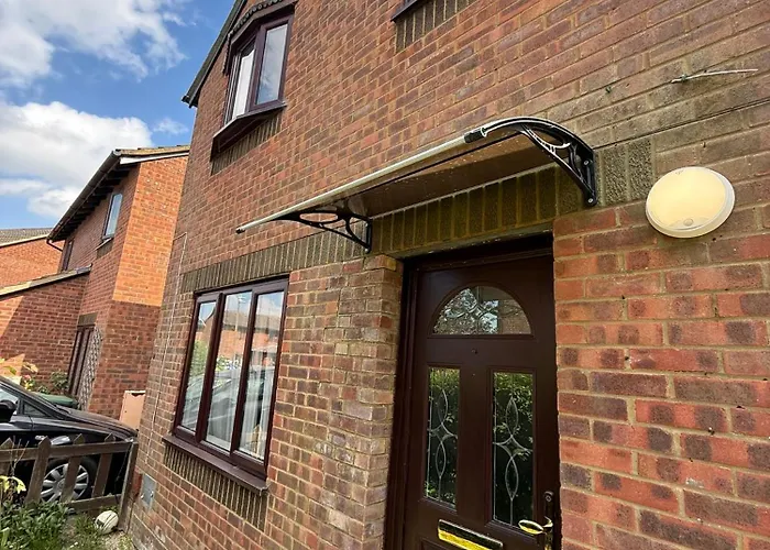 Rafiki Springs - Luxury 5-Bed Home In Milton Keynes