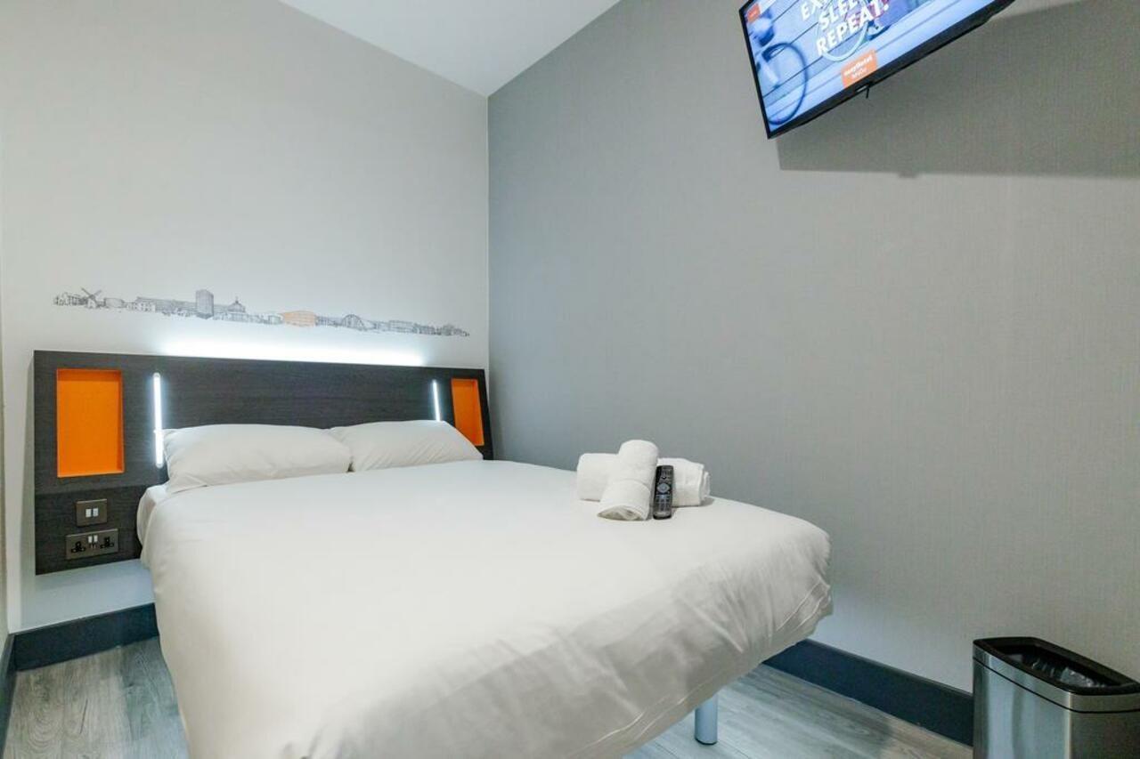 Easyhotel Hotel