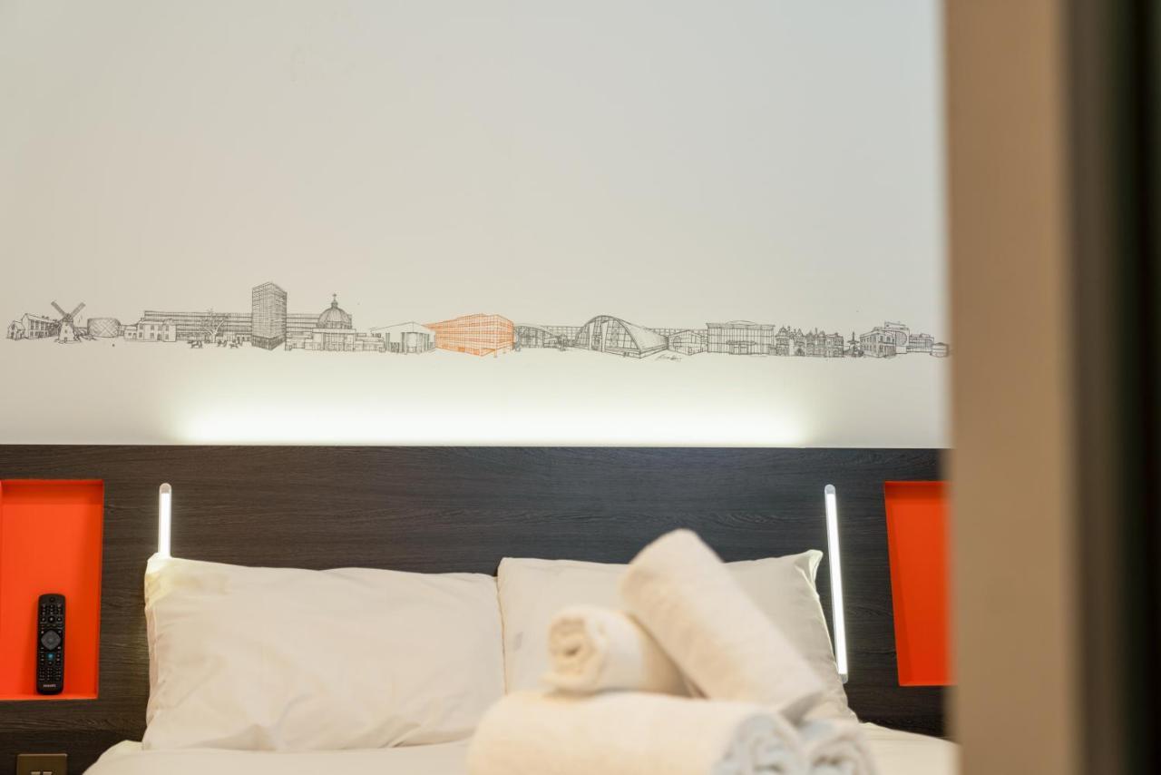 Hotel Easyhotel 3*