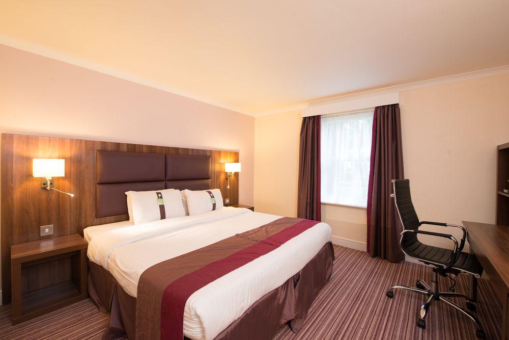 Holiday East M1 Junc 14 By Ihg Milton Keynes