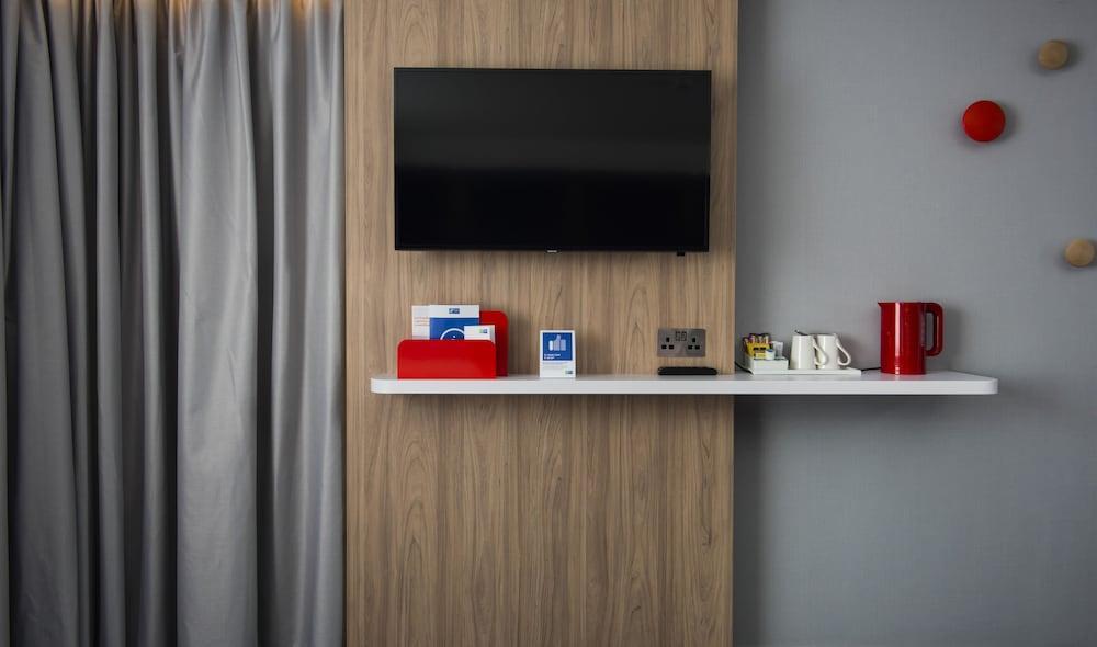 Express By Ihg Hotel 3*