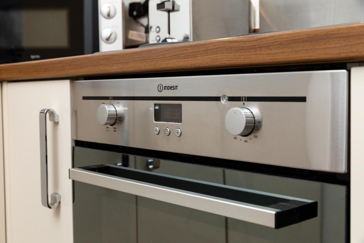 Apartment Brightleap Centre: Stylish Home-away With Smart Amenities Milton Keynes
