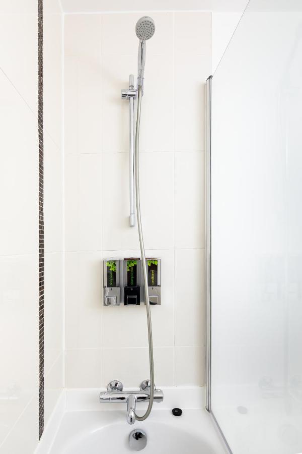 Brightleap Centre: Stylish Home-away With Smart Amenities Milton Keynes