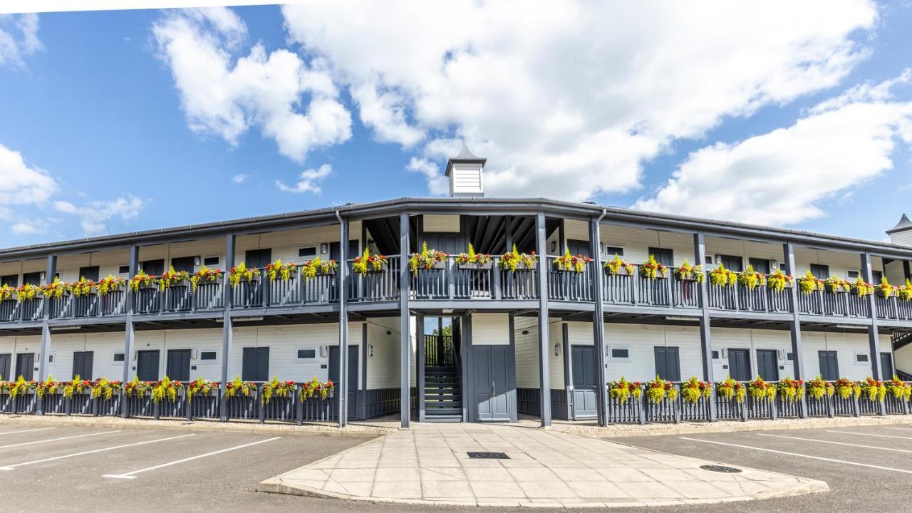 Kingfisher Hotel, Golf And Country Club Hotel Milton Keynes