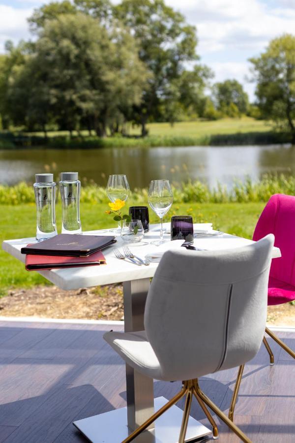 Kingfisher Hotel, Golf And Country Club