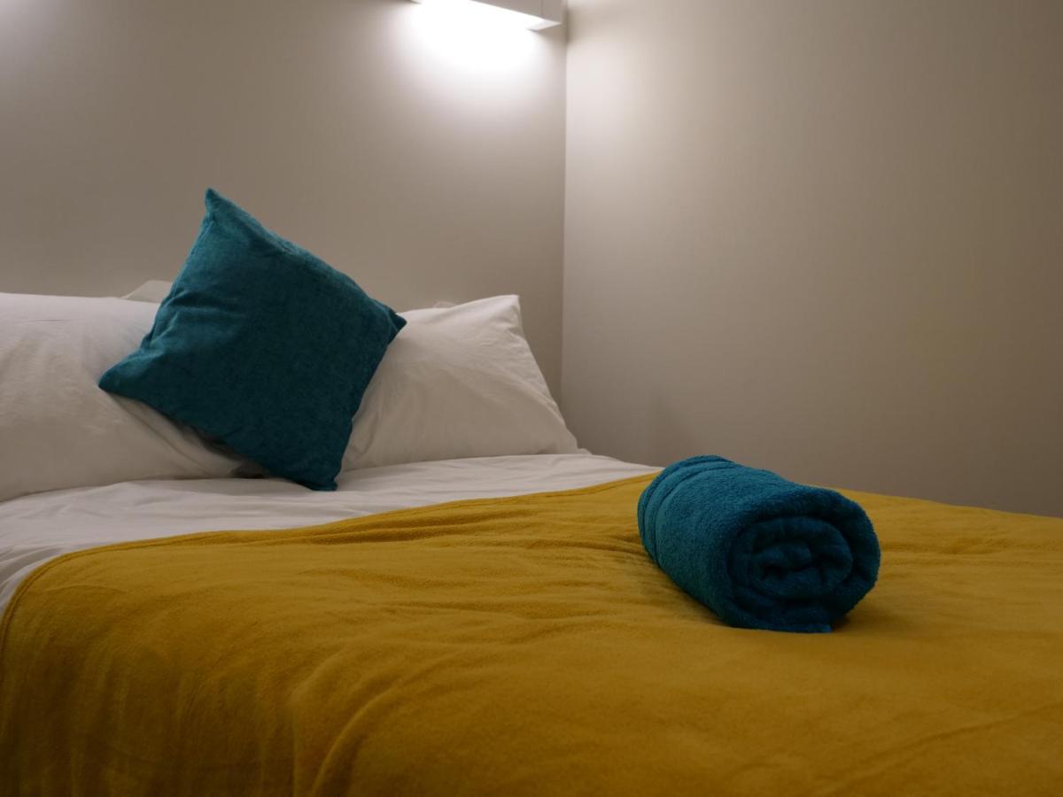 Topaz Properties One Bedroom Executive Cmk Apartment *