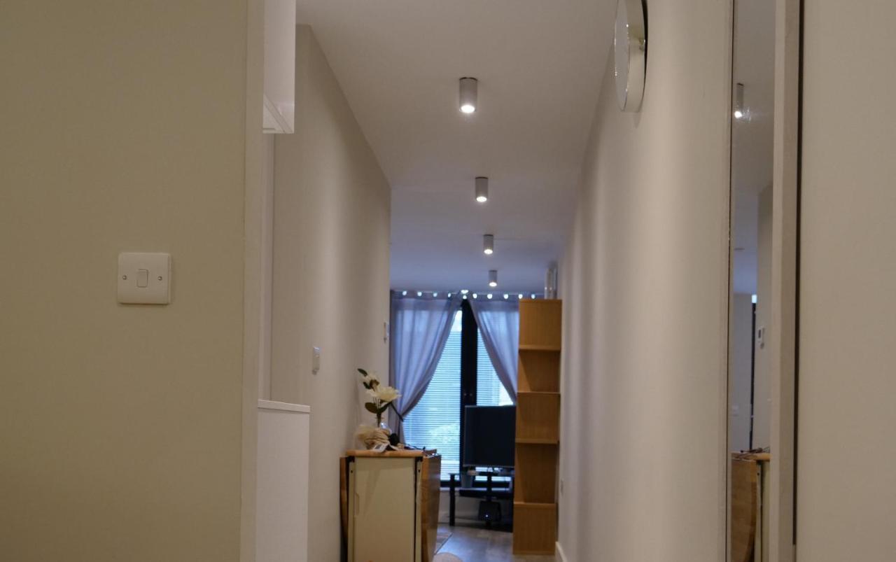 Topaz Properties One Bedroom Executive Cmk Apartment *