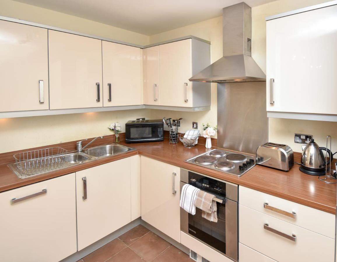 The Hub - Spacious, Bright And Modern With Free Parking * Milton Keynes